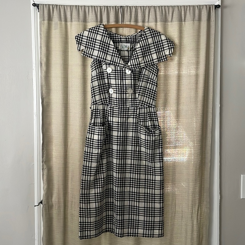 Vintage Black and White Check Wiggle Dress with Large Collar, Buttons, Pockets